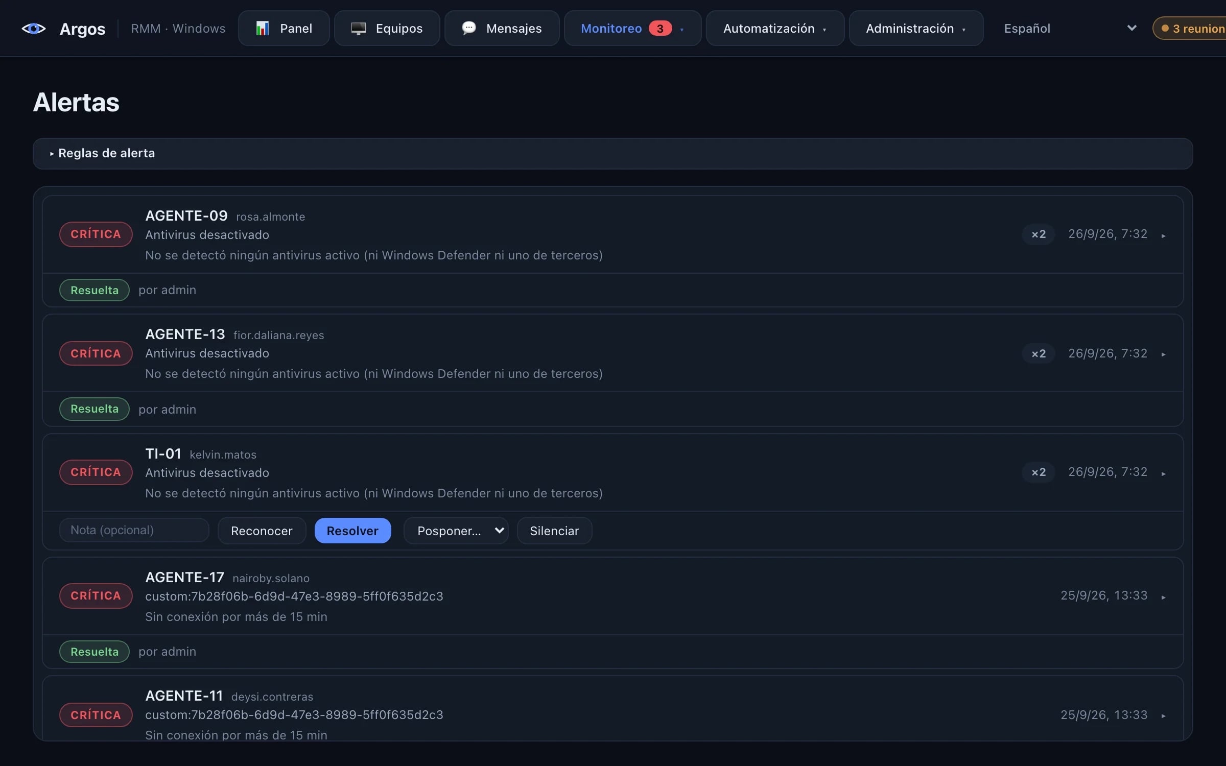 Lista de alertas críticas y de advertencia en Argos, con botones para reconocer, resolver, posponer o silenciar.