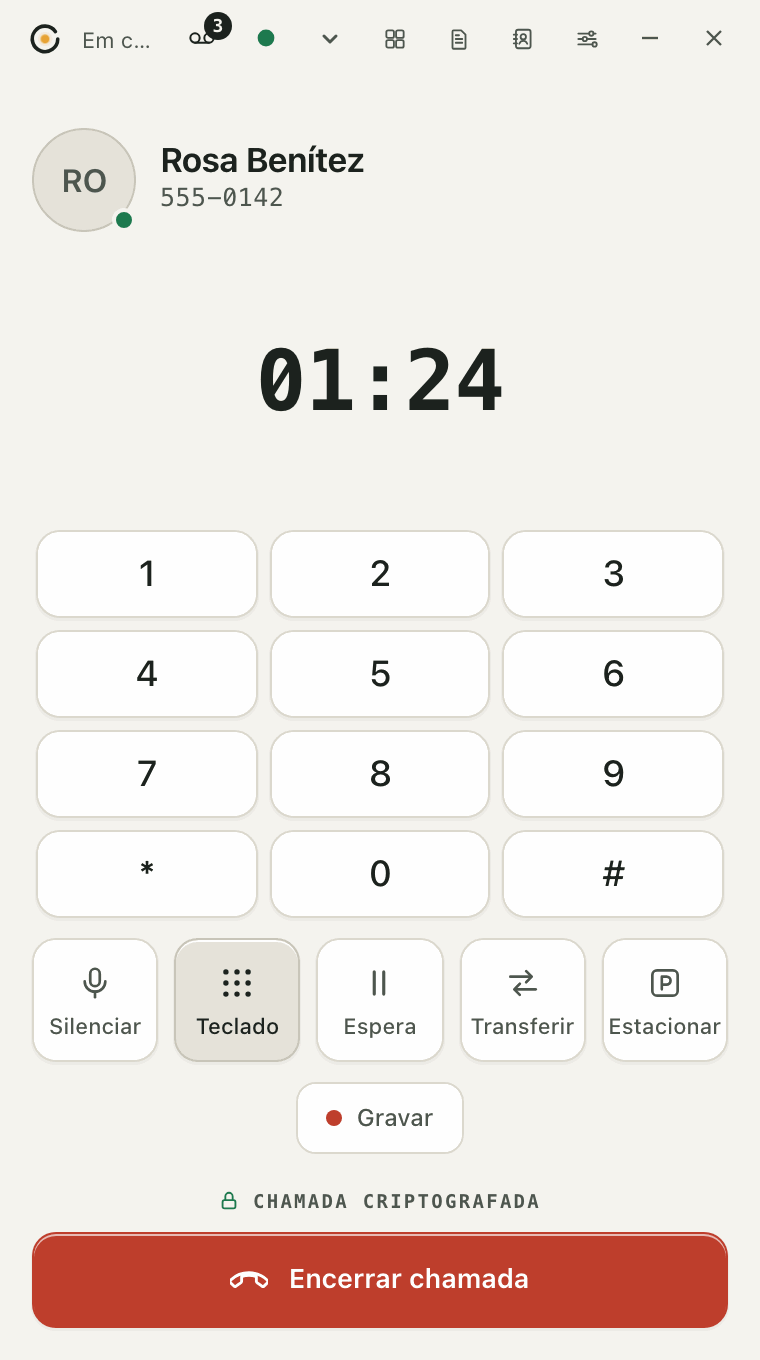 O teclado aberto durante uma chamada, acima de Silenciar, Teclado, Espera, Transferir e Estacionar.